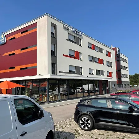 Akena Besancon